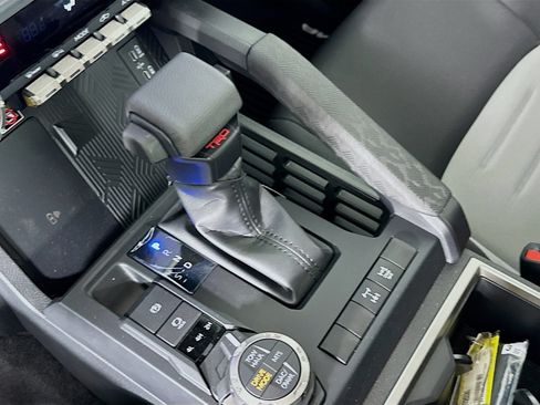New 2025 Toyota Tacoma TRD Off-Road AWD/4WD image 17