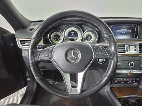 Used 2016 Mercedes-Benz E 350 4MATIC Sedan image 24
