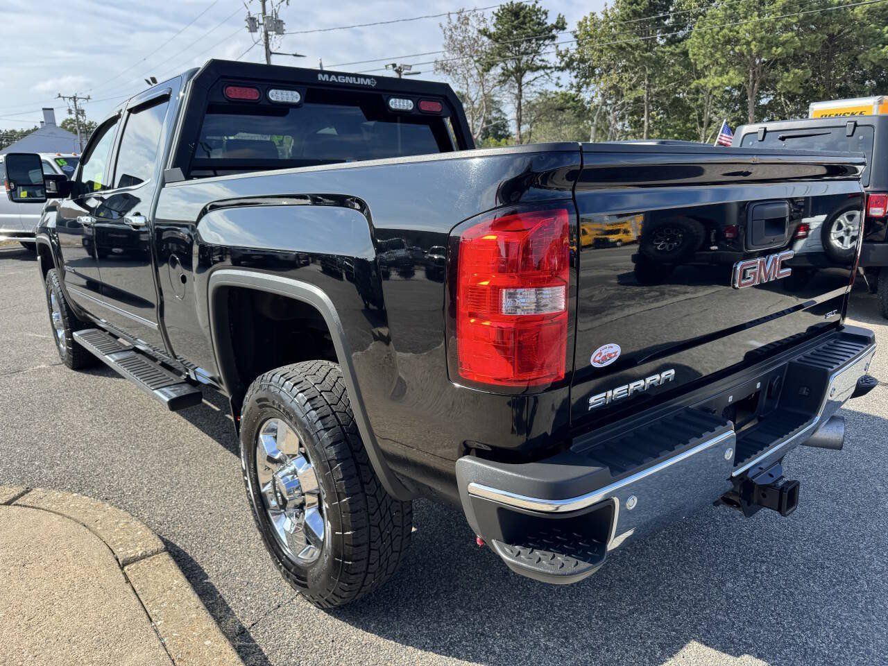 Used 2019 GMC Sierra 2500 SLT w/ Duramax Plus Package AWD/4WD image 7