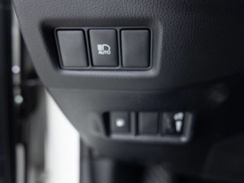 Used 2018 Toyota C-HR XLE image 34