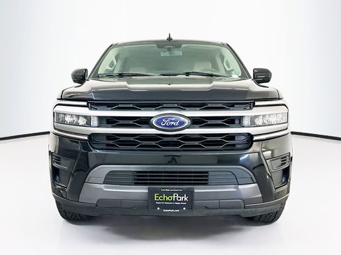 Used 2024 Ford Expedition Max XLT image 2