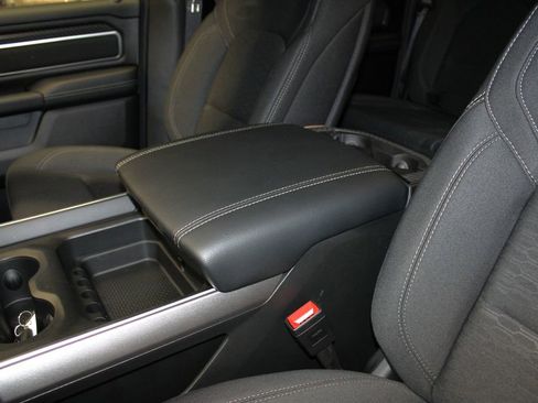 New 2026 RAM 1500 4x4 Crew Cab image 21