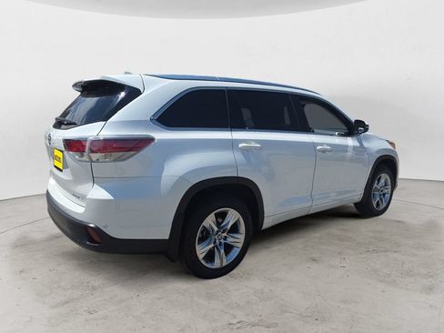 Used 2016 Toyota Highlander Limited w/ Driver Technology Package AWD/4WD image 5