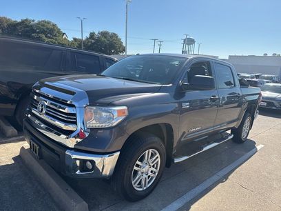 Used 2017 Toyota Tundra SR5 w/ SR5 Upgrade Package
