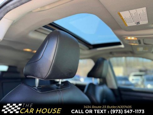 Used 2020 Toyota Highlander XLE image 24