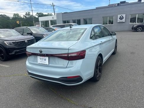 Used 2025 Volkswagen Jetta SE w/ Black Wheel Package FWD image 6