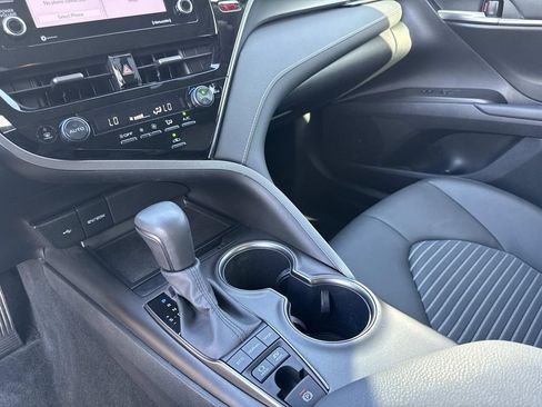 Used 2024 Toyota Camry SE image 24