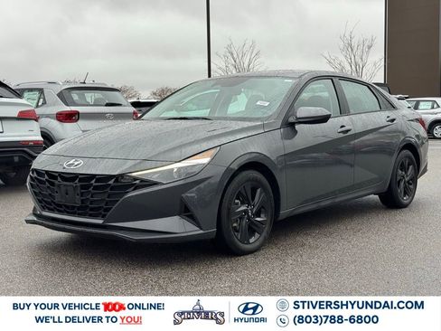 Certified 2023 Hyundai Elantra SEL w/ Preferred Accessory Package image 8