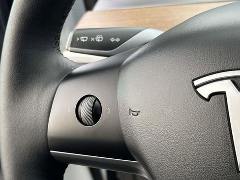 Used 2023 Tesla Model 3 Standard Range image 23