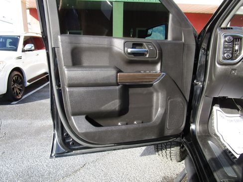 Used 2019 Chevrolet Silverado 1500 LT w/ Texas Edition image 21