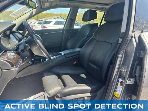 Used 2011 BMW 550i Gran Turismo xDrive AWD/4WD image 24