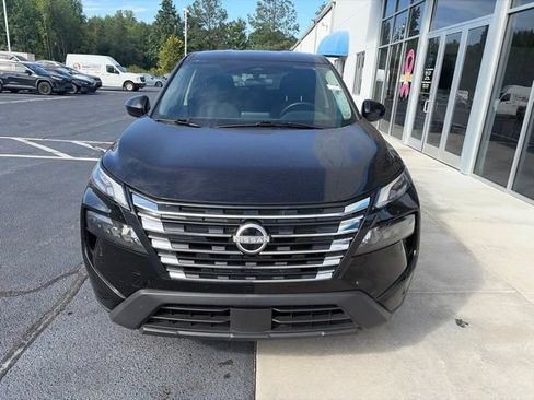Used 2025 Nissan Rogue SV FWD image 4
