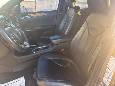 Used 2016 Lincoln MKC Select image 13