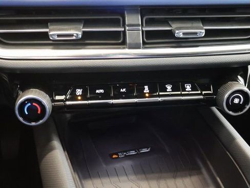 New 2026 Chevrolet Equinox EV LT image 19