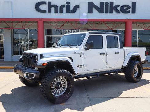 Used 2023 Jeep Gladiator Sport AWD/4WD image 1