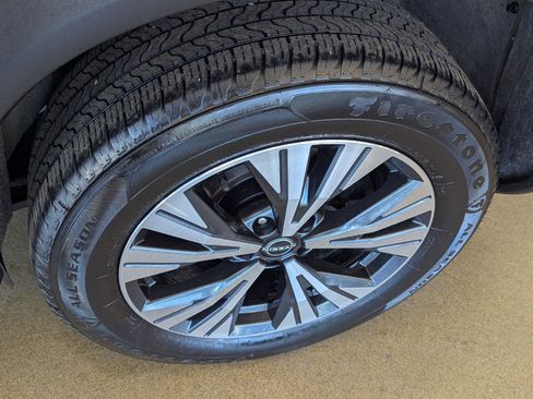 Used 2023 Nissan Rogue SV w/ SV Premium B Package image 30