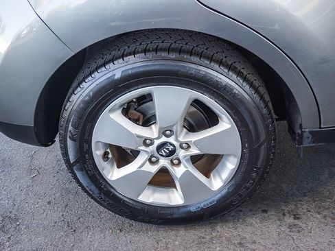 Used 2019 Kia Soul FWD image 9