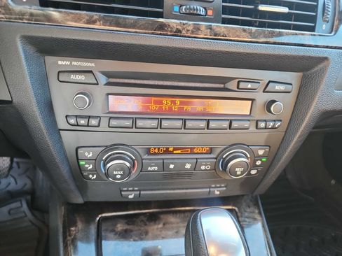 Used 2008 BMW 335i Convertible image 21