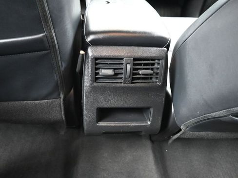 Used 2023 Mitsubishi Outlander SE image 42