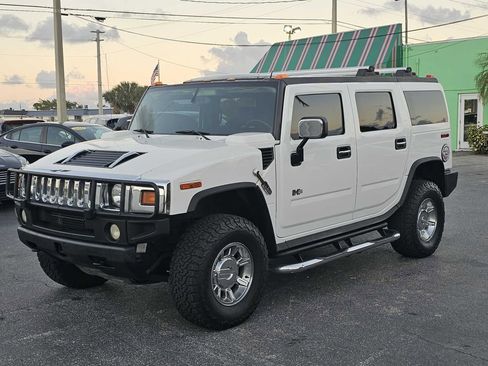 Used 2005 HUMMER H2 w/ Preferred Equipment Group image 1