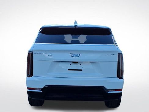 Certified 2025 Cadillac Escalade IQ Luxury 2 w/ LPO, Premium Carpet Package AWD/4WD image 4