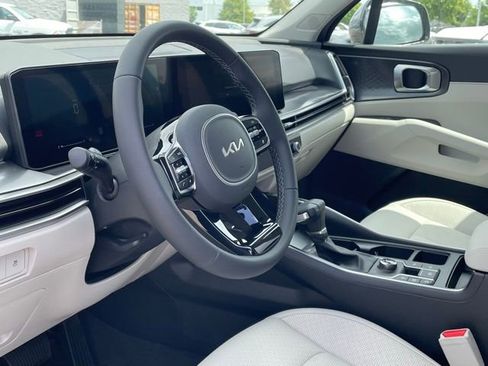 New 2025 Kia Sorento S image 10
