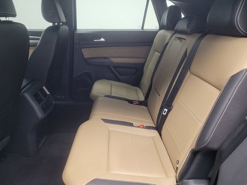 Used 2023 Volkswagen Atlas Cross Sport SE image 18