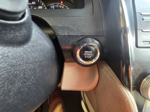 Used 2012 Toyota Camry XLE image 18