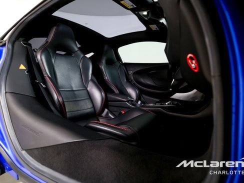 Used 2021 McLaren GT image 18