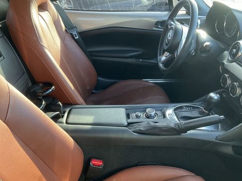 Used 2023 MAZDA MX-5 Miata Grand Touring image 3