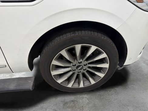Used 2020 Lincoln Navigator Reserve w/ Luxury Package RWD image 16