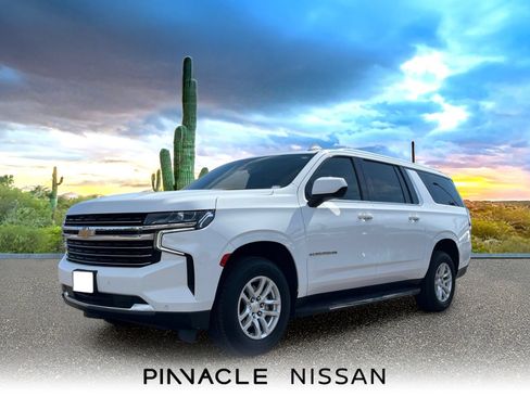 Used 2022 Chevrolet Suburban LT RWD image 1