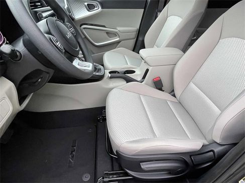 New 2025 Kia Soul LX image 16