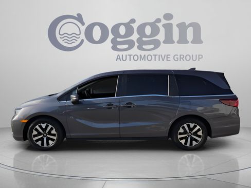 Used 2025 Honda Odyssey EX-L image 2