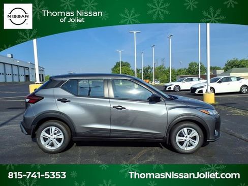 New 2025 Nissan Kicks Play S image 2