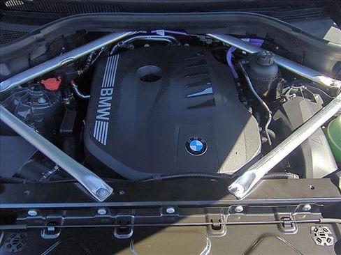Used 2026 BMW X5 xDrive40i w/ M Sport Package AWD/4WD image 15