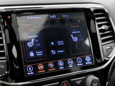 Used 2020 Jeep Grand Cherokee Altitude RWD image 30