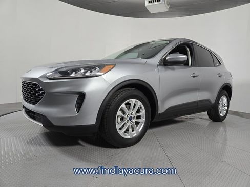 Used 2021 Ford Escape SE image 2