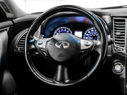 Used 2016 INFINITI QX70 3.7 w/ Premium Package image 18