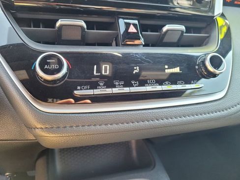 Used 2021 Toyota Corolla SE w/ Carpet Mat Package (TMS) image 20