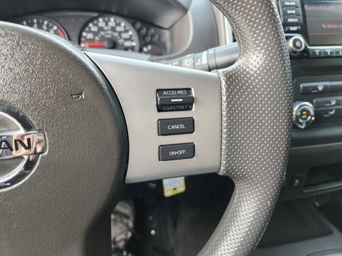 Used 2016 Nissan Frontier SV image 30