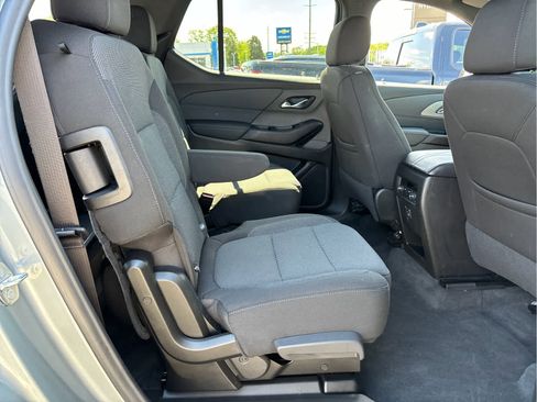 Certified 2023 Chevrolet Traverse LT FWD image 22