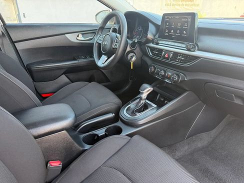 Used 2020 Kia Forte LXS FWD image 13