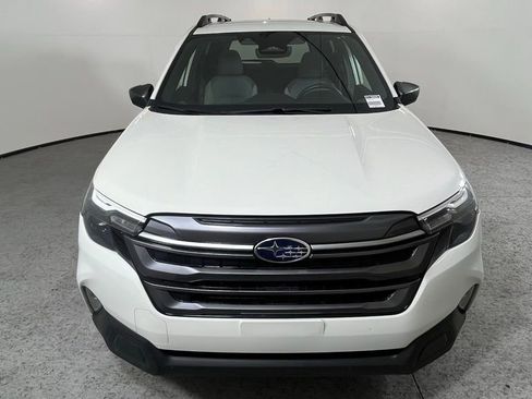 Used 2025 Subaru Forester Premium w/ Convenience Package #1 image 8