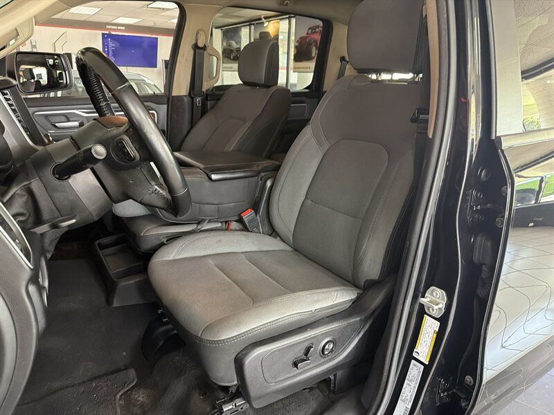 Used 2020 RAM 1500 Big Horn AWD/4WD image 10