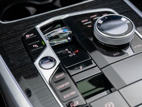 Certified 2025 BMW X5 xDrive40i w/ Executive Package image 31