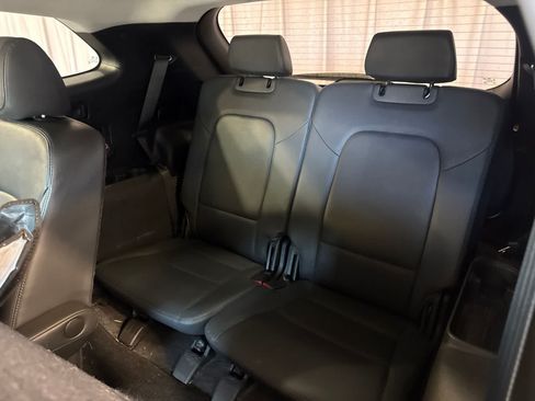 Used 2018 Hyundai Santa Fe Limited FWD image 16