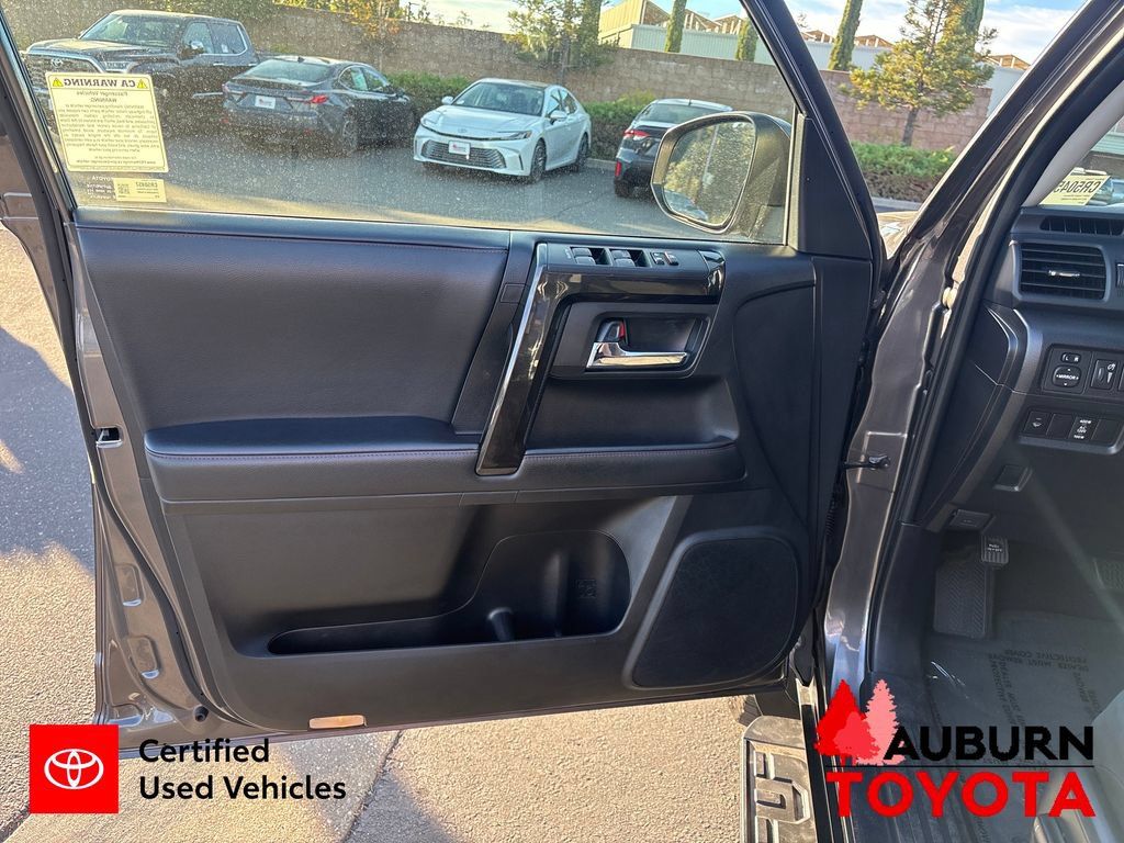 Certified 2020 Toyota 4Runner TRD Off-Road AWD/4WD image 17