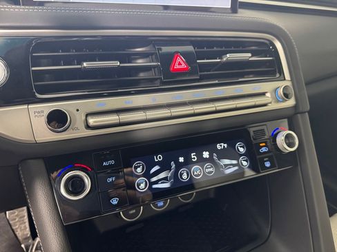 Used 2025 Genesis G70 3.3T Advanced image 19