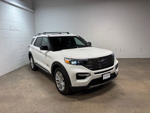 Used 2021 Ford Explorer King Ranch w/ Premium Technology Package image 4